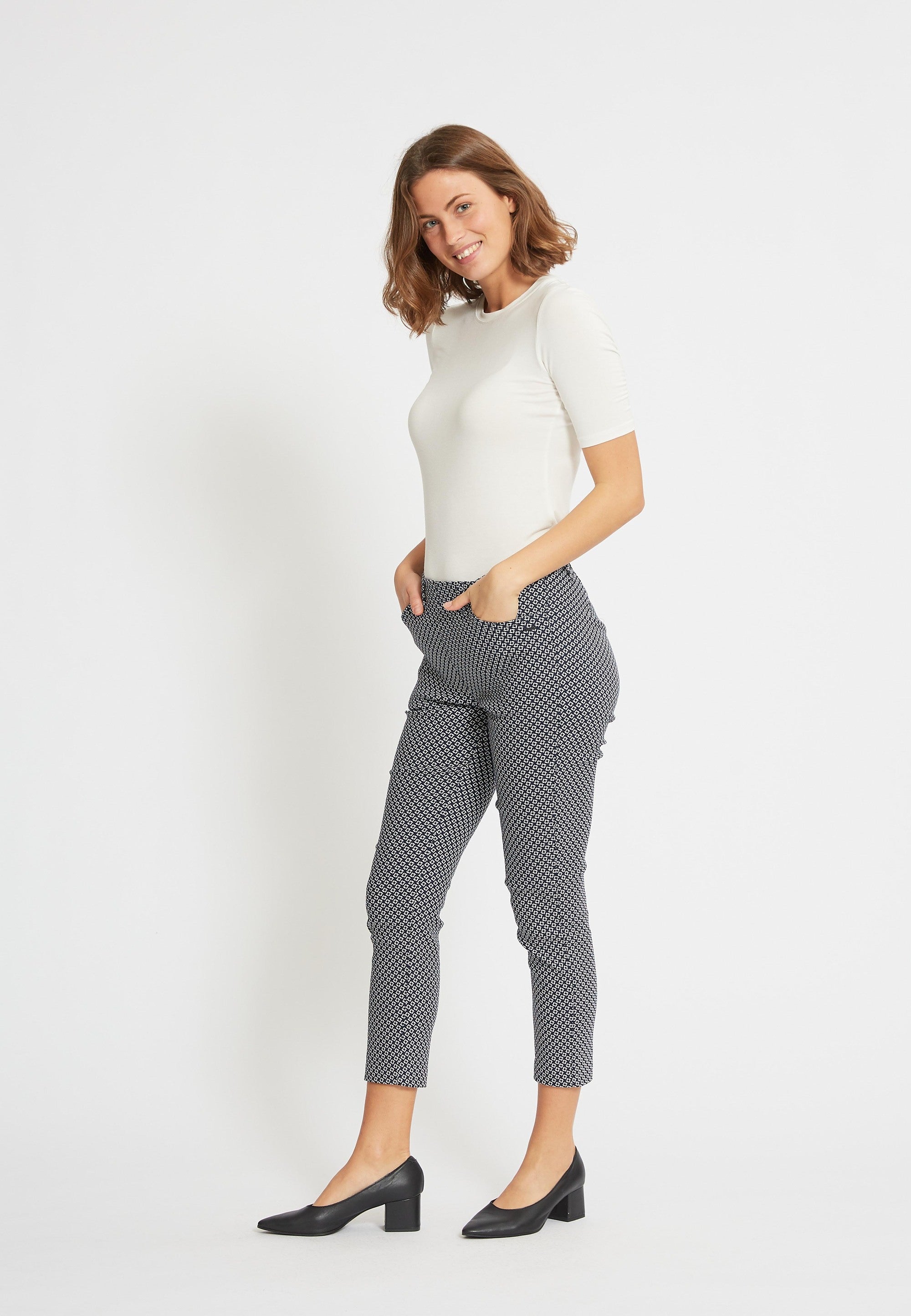 LAURIE Grace Slim Crop Trousers SLIM 49704 Navy / White