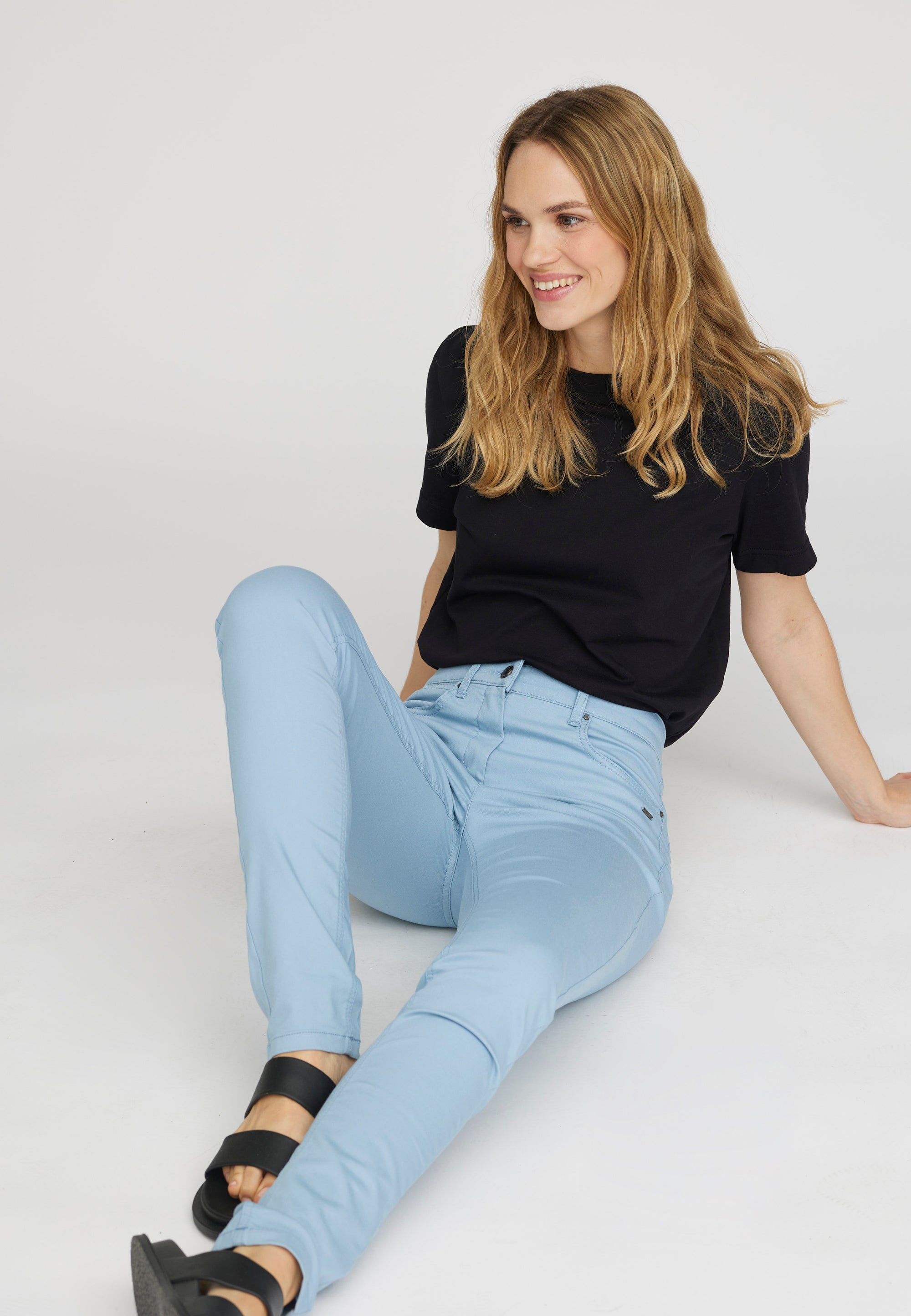 LAURIE  Laura Slim - Medium Length Trousers SLIM 43116 Faded Blue